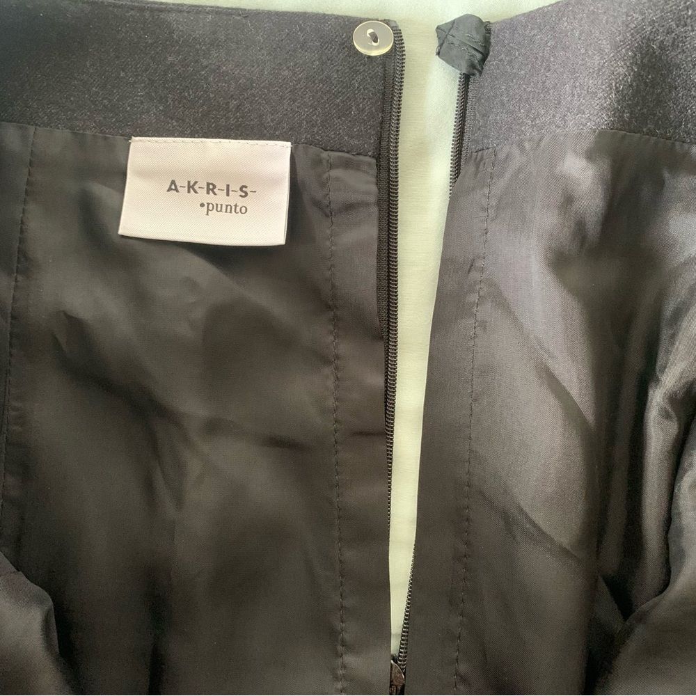 Akris Punto Black A Line Skirt 100% Wool size 10 Classic Business Casual - Picture 3 of 10
